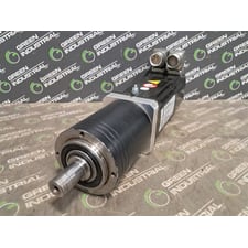 0.82kW Schneider Electric SH070/60010/0/0/00/00/00/01/00 Servo Motor 480V Used