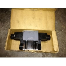 Tokimec DG4V-3-31C-M-P7-T-7-54 Directional Control Valve