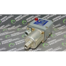 Square D 9012ACW3G5 Pressure Switch Series Ser.B Used