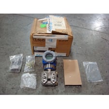 Foxboro 1DP10-A23C11F-M2Z2 Electronic Differential Pressure Transmitter New NIB