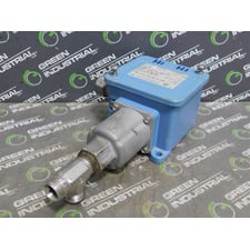 United Electric H105-S137B Pressure Switch 15A 480VAC 5 PSI 34KPa Used