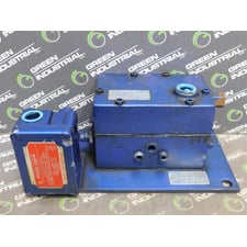 Cleveland Gear Company Farval DC42-1016-A Valve & Microswitch Assembly New