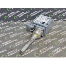 Square D 9025 GYW-3 Temperature Switch Series C 600VAC 125-240°F Used