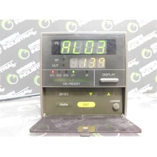 Yamatake Corp C215GA003D1 Temperature Controller Broke Terminal Cover Used