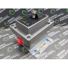 Metrix 5550-111-120 Vibration Switch 480VAC Max. 15A/250VDC Max. 1/4A 1/8HP Used
