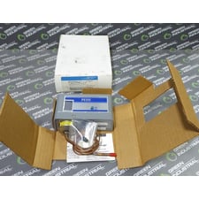 Johnson Controls P29NC-42C Low Pressure Cutout Control New NIB