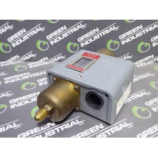 Johnson Controls P74DA-17 Pressure Control Module Used