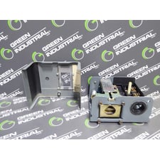 Johnson Controls P70DA-40 Pressure Control Module 20-100 PSIG Used