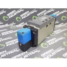 SMC VSS8-8-FG-D-3EZ-V1 Solenoid Valve 142PSI Used