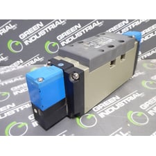  SMC VSS8-8-FJG-D-3EZ-V1 Solenoid Valve 142PSI Used