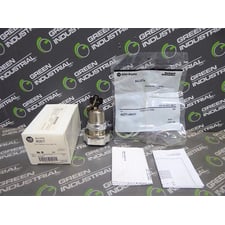 Allen-Bradley 800T-J41KA7 30mm Keyed Selector Switch Ser. T Type 4, 13 New NIB
