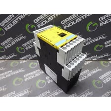 Siemens 3RK1105-1BE04-3CA0 Sirius Safety Relay Module Used