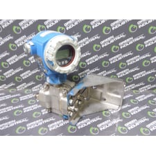 Endress+Hauser PMD70-ABC7FBDDAU Deltabar S Pressure Transmitter w/Bracket Used