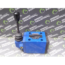 Rexroth R900589983 4 Way Directional Spool Valve 4WMM10E31 Used