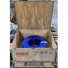 NSK 23252CAMC3P55W507 Spherical Roller Bearing 260mm x 480mm x 174mm New NIB