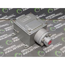 CCS 604GX2 Dual-Snap Pressure Switch 15 to 40 PSIG New