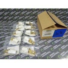 Box of 10 Marinco CL40FR-OFFSET-B Bus Bar Mount Female Receptacles White New NIB