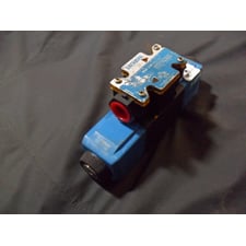 Vickers GG4V-3-0C-M-FTWL-B6-60 Directional Control Valve Used